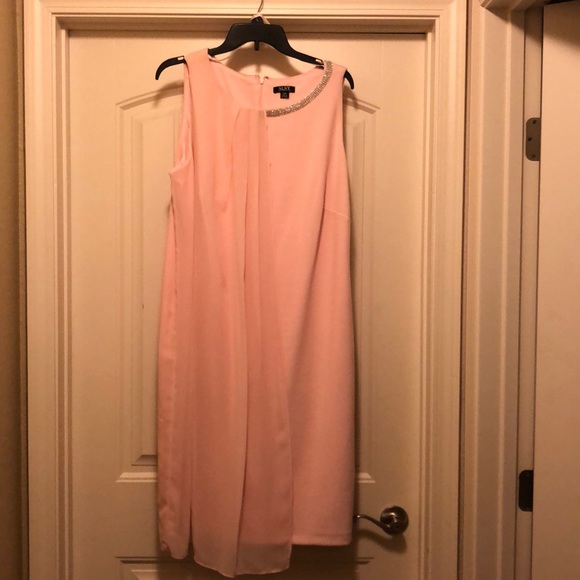 Dress - Picture 2 of 4